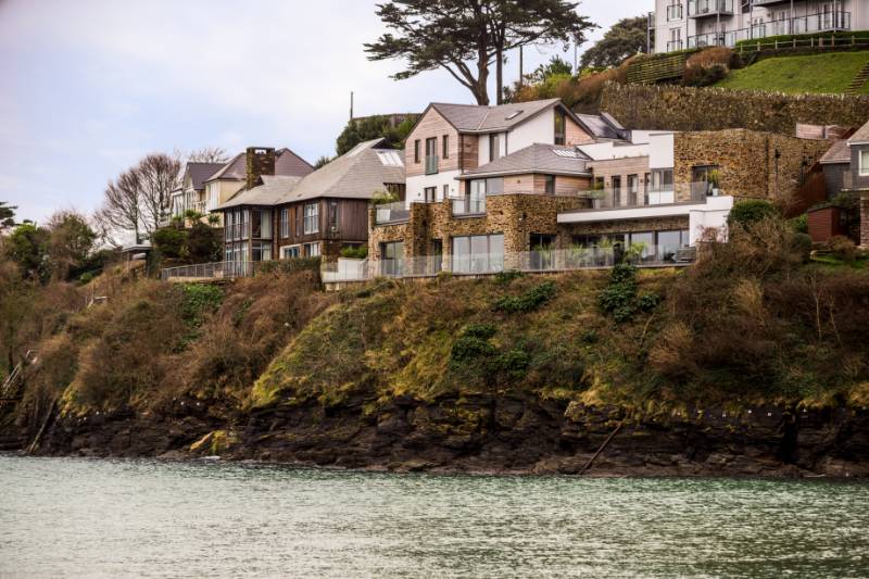 Salcombe residence stands up to coastal conditions featuring Reynaers aluminium door and window systems