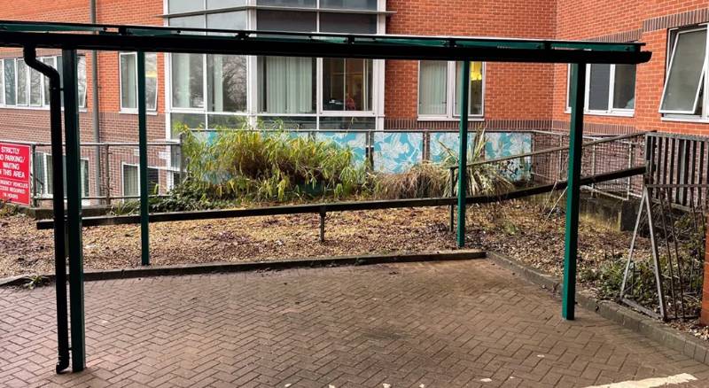 Salisbury District Hospital, Nunton Entrance