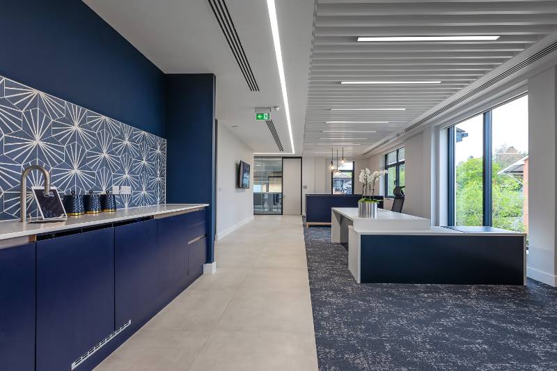 Luxurious office fit-out with modern Ceiling Beam design
