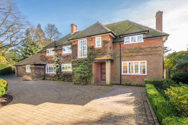 1930s family home refreshed with new EB20 metal windows