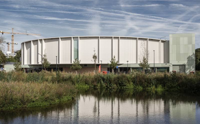 SPORTCOMPLEX DE VLIET – PETRARCH PANELS CONNECT THE CITY AND THE LANDSCAPE