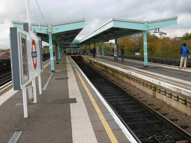 Greenford Station