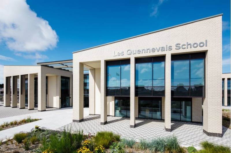 Les Quennevais School, Education Sector