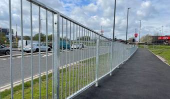 M1 / SM1 Steel Pedestrian Guardrail – Roadside Safety Barrier with Inline or Staggered Infill