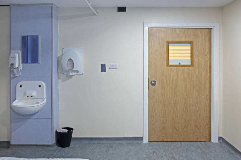 Extra-wide anti-barricade doorsets - Acute Mental Health (Mersey Care)