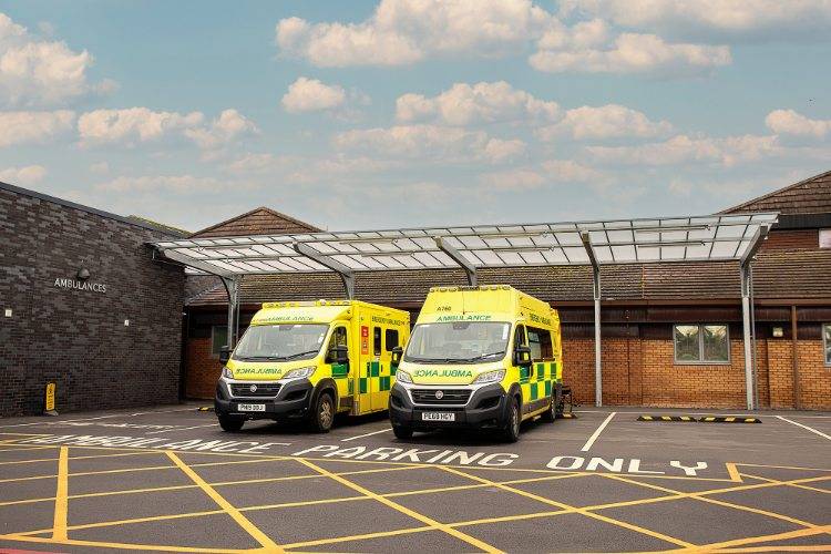 Countess of Chester Hospital in Cheshire Add Cantilever Canopy