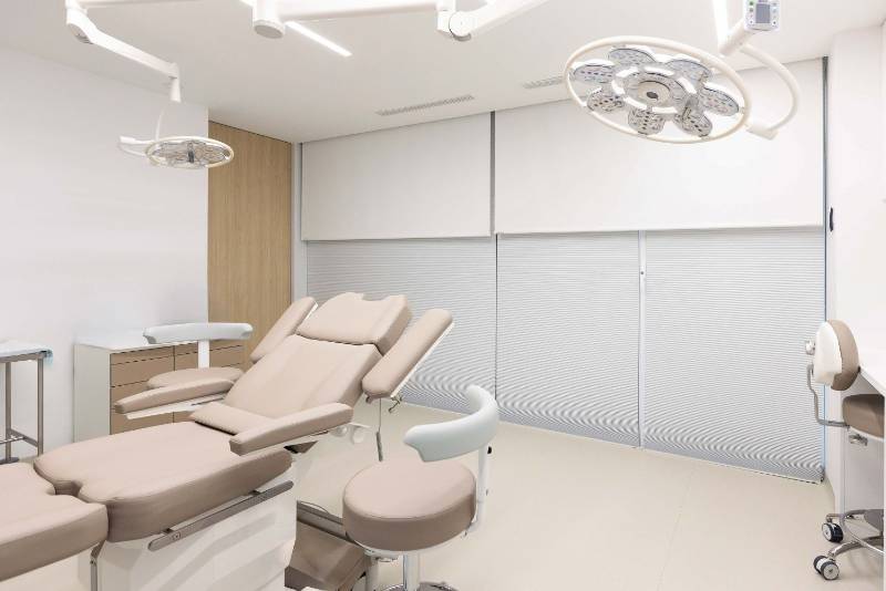Roller shades and Vertical blind in FUExpert clinic