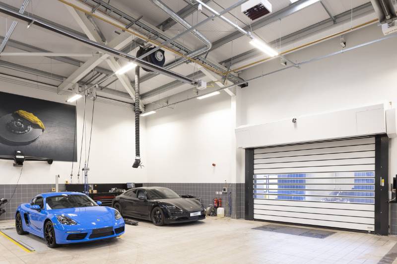 ASSA ABLOY RR5000 Insulated Rigid High Speed Door - Aluminium High-Performance Door