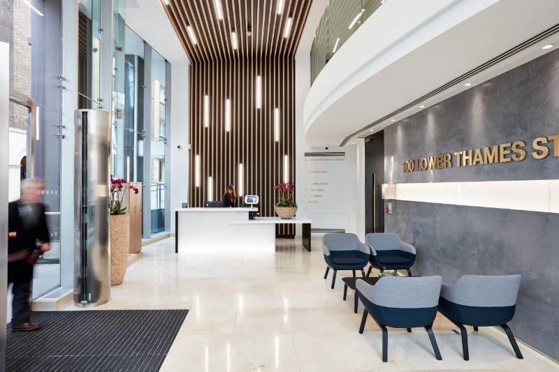 Complex Wall to Ceiling MAXISLAT Feature - Corporate Office