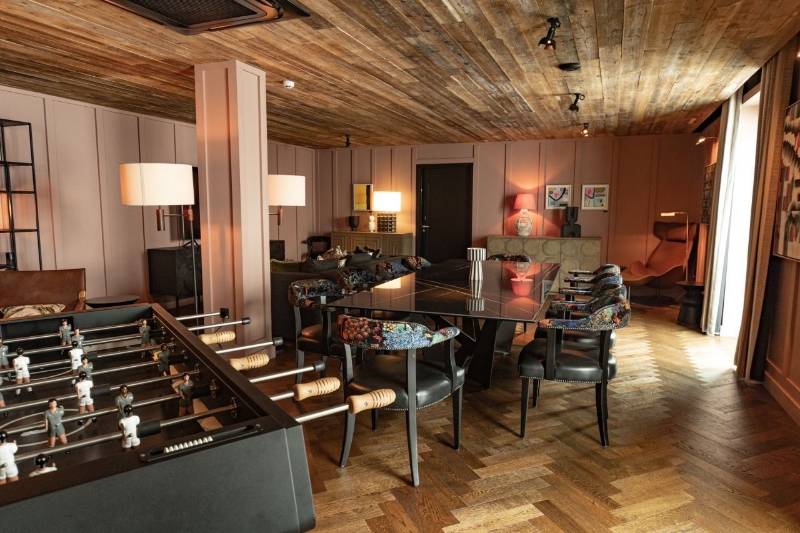 Albury Oak - Dean Hotel