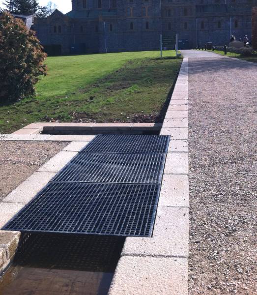 Landscaping with Cast Iron Walkways and Bridges