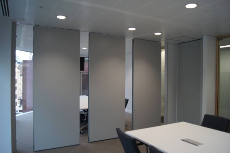 Meeting Room - MG100 Top Hung Double Point Suspension