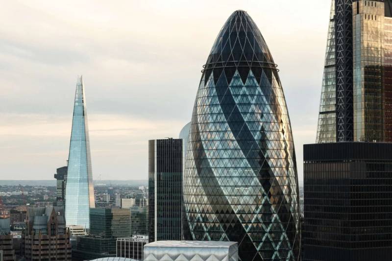 The Gherkin - Smoke Curtain Installations and Servicing in Tall Buildings: A Case Study of The Gherkin