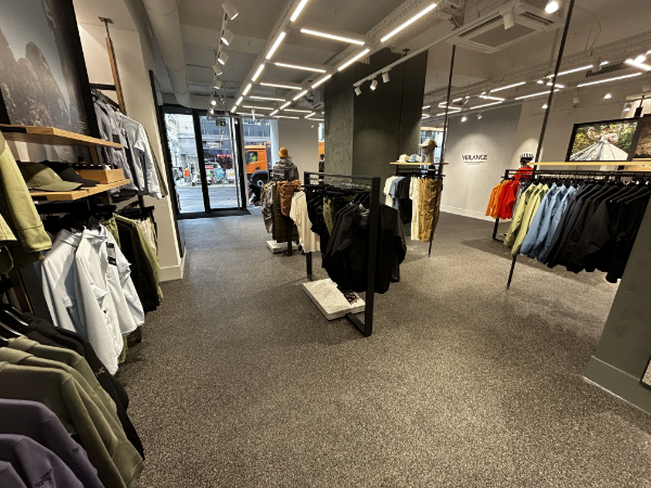 Natural Stone Carpet - Internal System - Natural Stone Carpet and Render