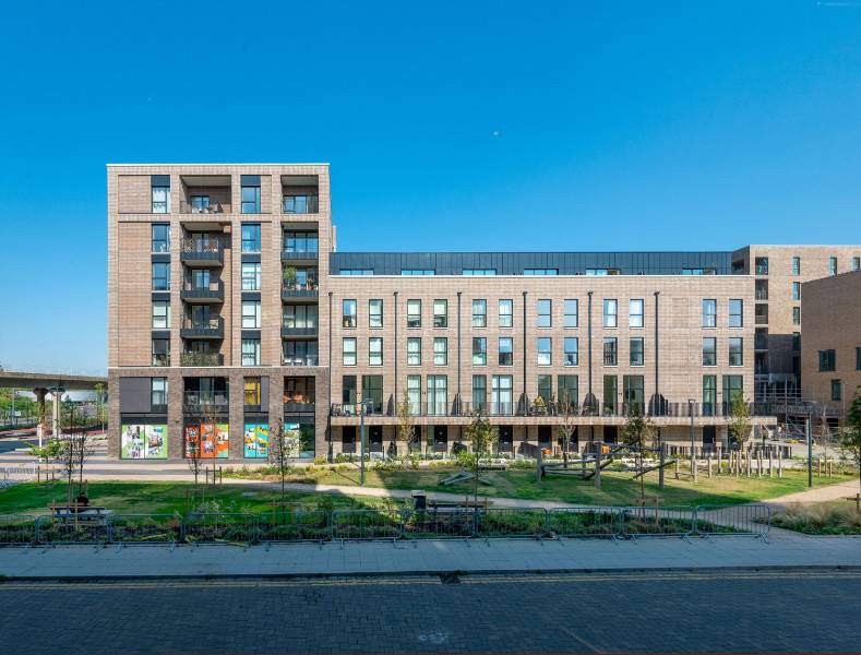 Aluminium Square Contemporary RWP at Gallions Place