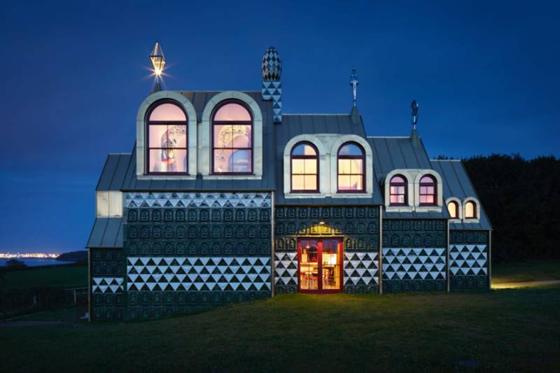 Vibrant Windows in ‘A HOUSE FOR ESSEX’