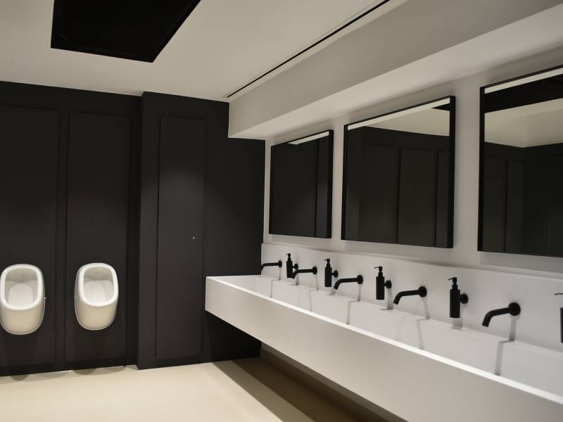 Scotscroft, Didsbury: Commercial Bathroom