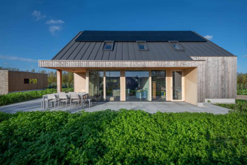 Accoya Wood Chosen for Sustainable Biobased Barn Home