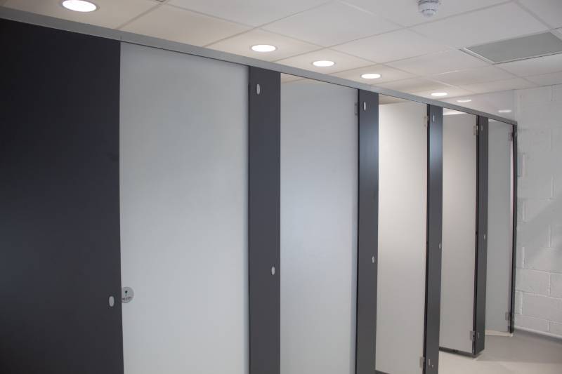 Rearo partnered with Alexander Dennis Architects to revamp the washroom and changing facilities at their manufacturing site.