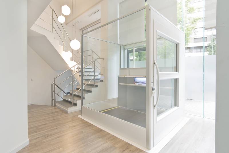 A8000 Platform Lift Installed in a Beauty Salon