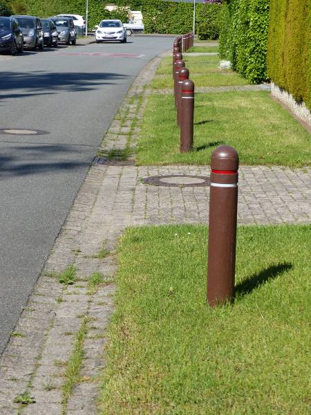 hanit Spherical Head Bollard - Recycled Plastic Bollard with Reflectors