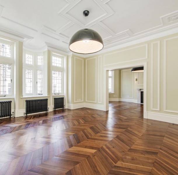 American Black Walnut, Sawn, UV Oiled, 60° Chevron Parquet