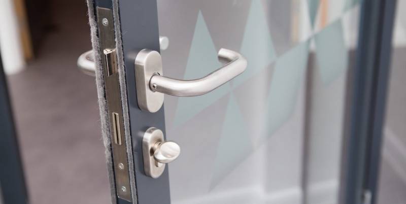 Lusso Silenzio Door - Aluminium Framed Glass Door